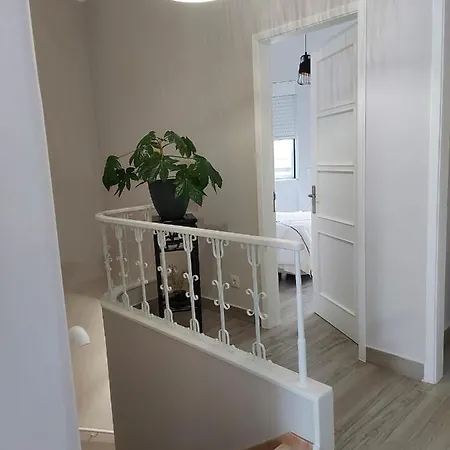 Apartment Spacious Stylish